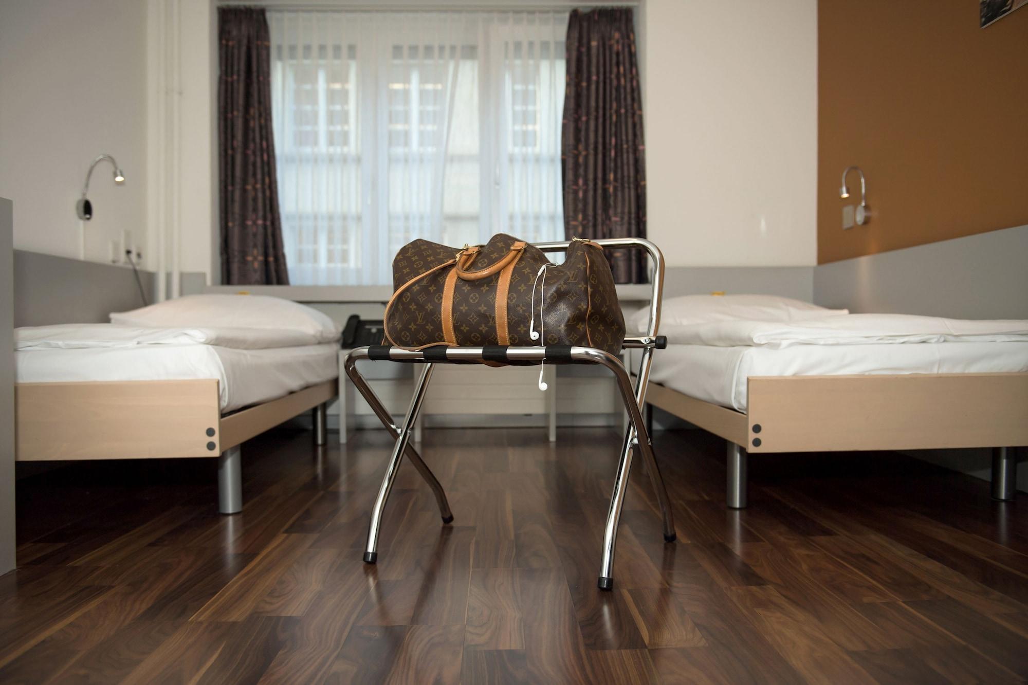 Alexander Guesthouse Zurich Old Town Exterior photo
