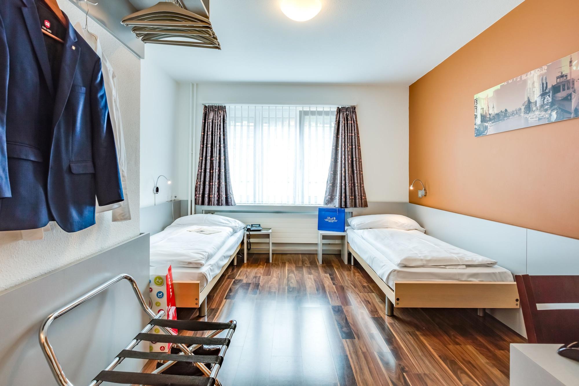 Alexander Guesthouse Zurich Old Town Exterior photo